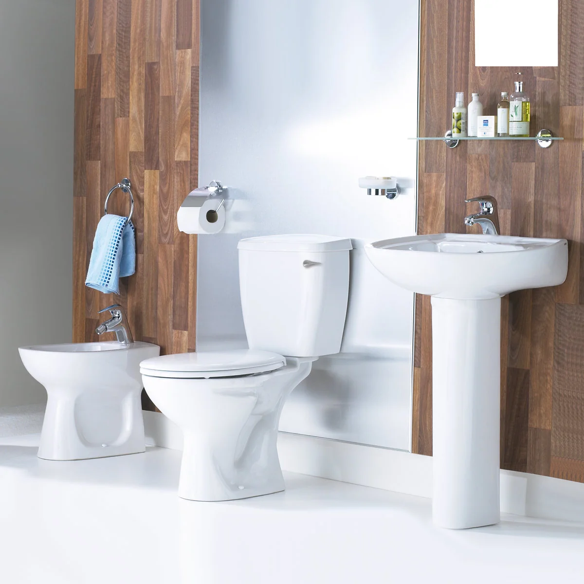 Lecico Atlas Close Coupled Toilet with Soft Close Toilet Seat