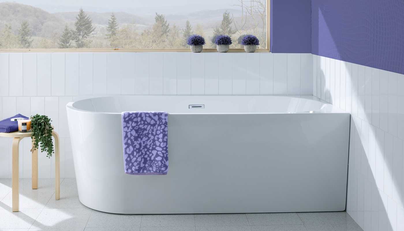 very peri bathroom decor<br />
