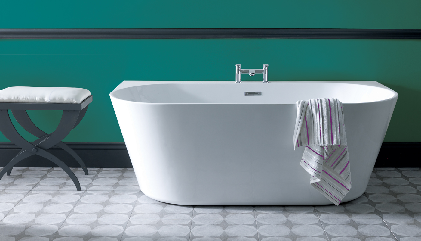 Colwyn Freestanding D shape bath
